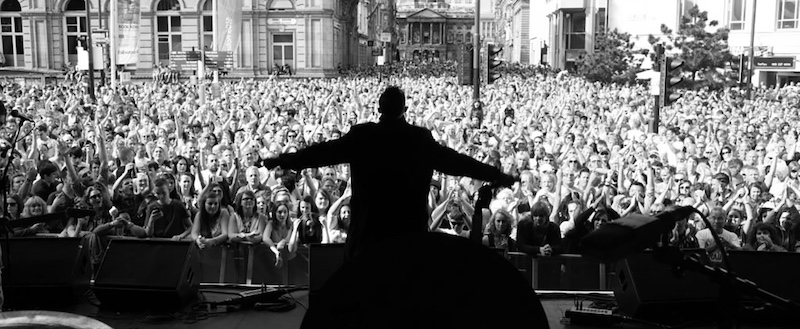Robbie Williams Tribute Act "A Taste of Robbie" - Derby Days Out