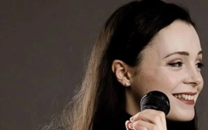 Live Music with Victoria Lucie - Derby Days Out