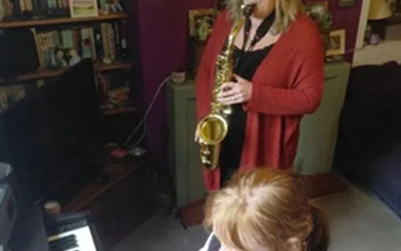 Live music with Sarah and Annie - Derby Days Out